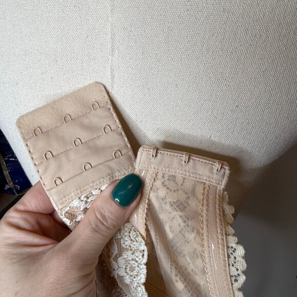 Wacoal Embrace Strapless Push Up Lace Bra 854191 Nude - Picture 6 of 7